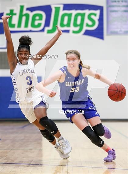 Thumbnail 2 in Grain Valley vs. Lincoln College Prep (MSHSAA Class 4 Quarterfinal) photogallery.