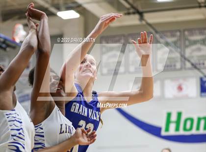 Thumbnail 2 in Grain Valley vs. Lincoln College Prep (MSHSAA Class 4 Quarterfinal) photogallery.