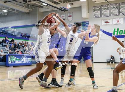 Thumbnail 3 in Grain Valley vs. Lincoln College Prep (MSHSAA Class 4 Quarterfinal) photogallery.