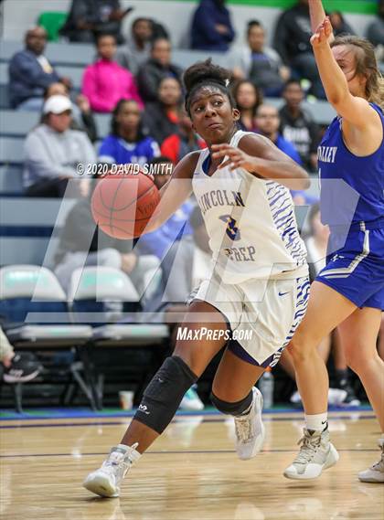 Thumbnail 3 in Grain Valley vs. Lincoln College Prep (MSHSAA Class 4 Quarterfinal) photogallery.