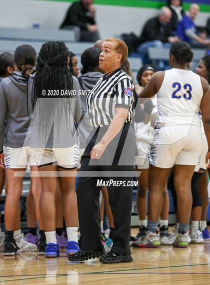 Thumbnail 1 in Grain Valley vs. Lincoln College Prep (MSHSAA Class 4 Quarterfinal) photogallery.