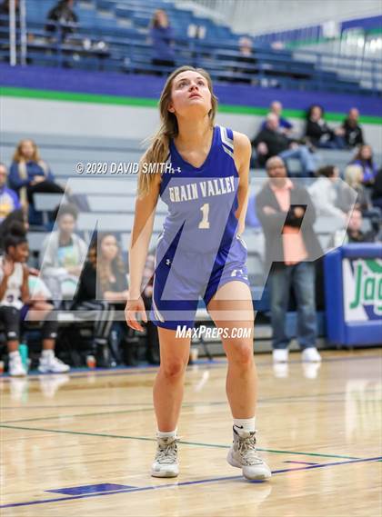 Thumbnail 3 in Grain Valley vs. Lincoln College Prep (MSHSAA Class 4 Quarterfinal) photogallery.