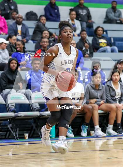 Thumbnail 3 in Grain Valley vs. Lincoln College Prep (MSHSAA Class 4 Quarterfinal) photogallery.