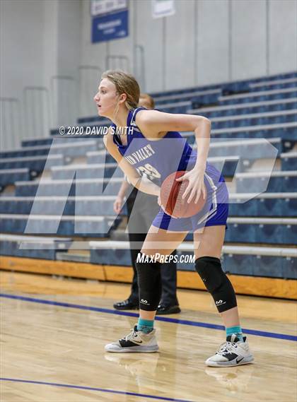 Thumbnail 1 in Grain Valley vs. Lincoln College Prep (MSHSAA Class 4 Quarterfinal) photogallery.