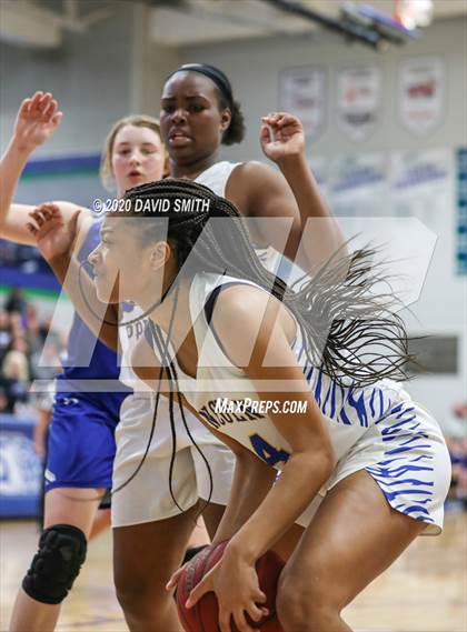 Thumbnail 3 in Grain Valley vs. Lincoln College Prep (MSHSAA Class 4 Quarterfinal) photogallery.