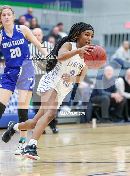 Thumbnail 2 in Grain Valley vs. Lincoln College Prep (MSHSAA Class 4 Quarterfinal) photogallery.