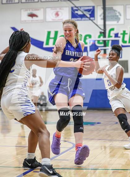 Thumbnail 2 in Grain Valley vs. Lincoln College Prep (MSHSAA Class 4 Quarterfinal) photogallery.
