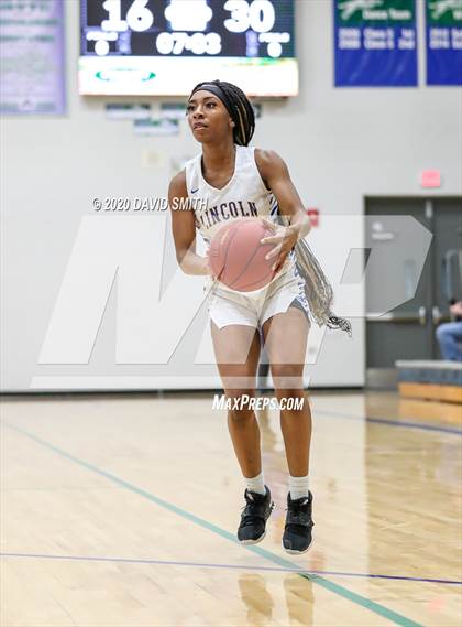 Thumbnail 2 in Grain Valley vs. Lincoln College Prep (MSHSAA Class 4 Quarterfinal) photogallery.