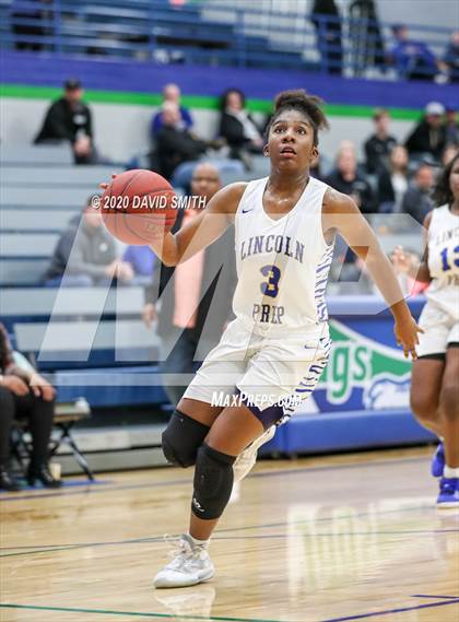 Thumbnail 1 in Grain Valley vs. Lincoln College Prep (MSHSAA Class 4 Quarterfinal) photogallery.