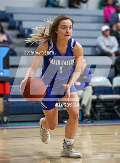 Thumbnail 3 in Grain Valley vs. Lincoln College Prep (MSHSAA Class 4 Quarterfinal) photogallery.