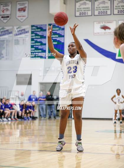 Thumbnail 2 in Grain Valley vs. Lincoln College Prep (MSHSAA Class 4 Quarterfinal) photogallery.