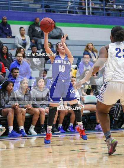 Thumbnail 3 in Grain Valley vs. Lincoln College Prep (MSHSAA Class 4 Quarterfinal) photogallery.