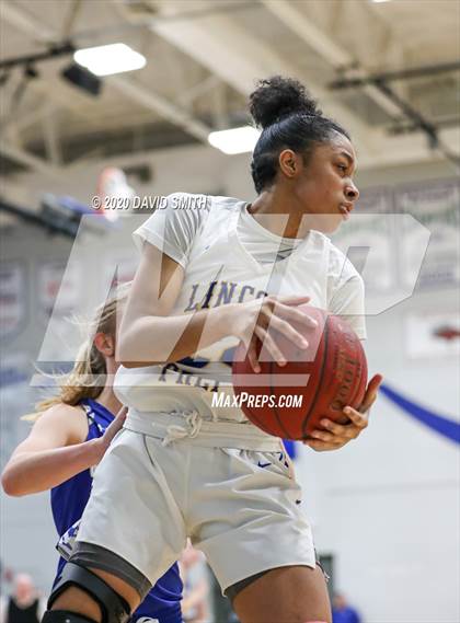 Thumbnail 3 in Grain Valley vs. Lincoln College Prep (MSHSAA Class 4 Quarterfinal) photogallery.