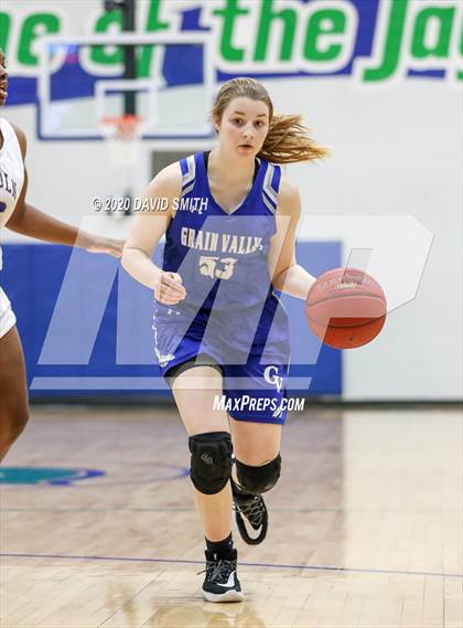Thumbnail 2 in Grain Valley vs. Lincoln College Prep (MSHSAA Class 4 Quarterfinal) photogallery.
