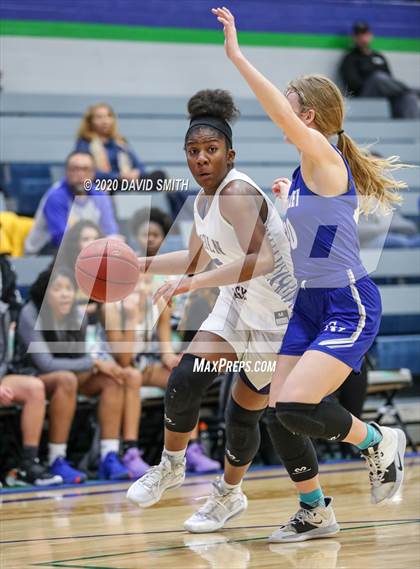 Thumbnail 2 in Grain Valley vs. Lincoln College Prep (MSHSAA Class 4 Quarterfinal) photogallery.