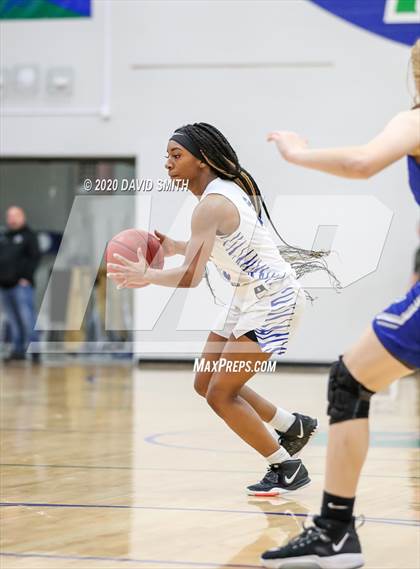 Thumbnail 3 in Grain Valley vs. Lincoln College Prep (MSHSAA Class 4 Quarterfinal) photogallery.