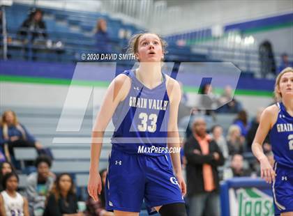 Thumbnail 1 in Grain Valley vs. Lincoln College Prep (MSHSAA Class 4 Quarterfinal) photogallery.