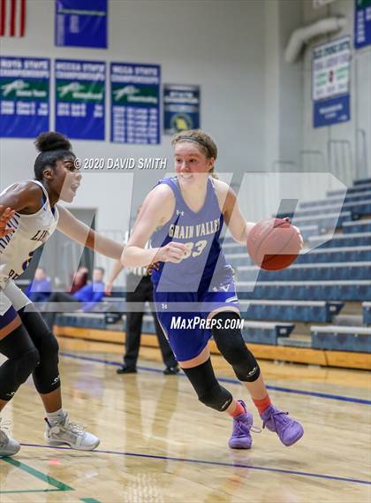 Thumbnail 3 in Grain Valley vs. Lincoln College Prep (MSHSAA Class 4 Quarterfinal) photogallery.