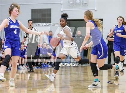 Thumbnail 3 in Grain Valley vs. Lincoln College Prep (MSHSAA Class 4 Quarterfinal) photogallery.