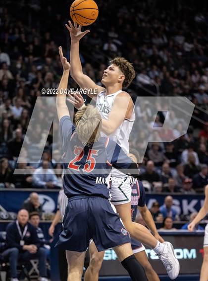 Thumbnail 2 in Olympus vs. Woods Cross (UHSAA 5A Final) photogallery.