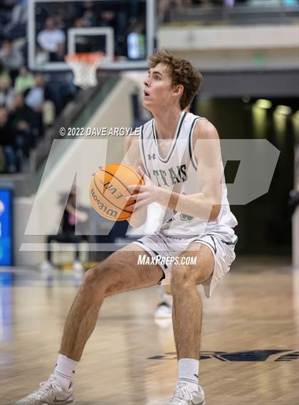 Thumbnail 1 in Olympus vs. Woods Cross (UHSAA 5A Final) photogallery.