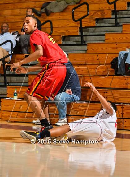 Thumbnail 2 in Jenkins vs. Winston-Salem Prep (Hilton Invitational) photogallery.