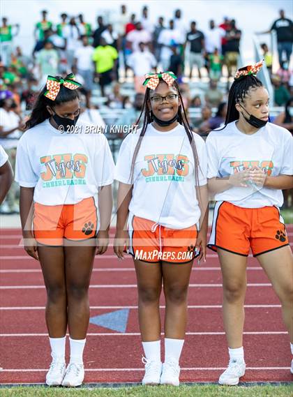 Thumbnail 2 in Seminole Seminoles vs. Jones Fightin' Tigers (Kickoff Classic) photogallery.