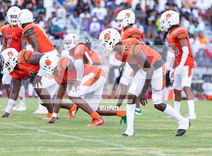 Thumbnail 2 in Seminole Seminoles vs. Jones Fightin' Tigers (Kickoff Classic) photogallery.