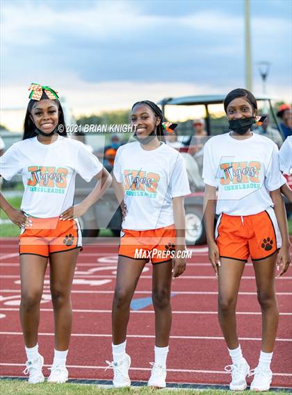 Thumbnail 2 in Seminole Seminoles vs. Jones Fightin' Tigers (Kickoff Classic) photogallery.