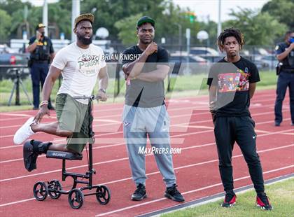 Thumbnail 2 in Seminole Seminoles vs. Jones Fightin' Tigers (Kickoff Classic) photogallery.