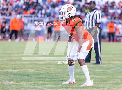Thumbnail 2 in Seminole Seminoles vs. Jones Fightin' Tigers (Kickoff Classic) photogallery.
