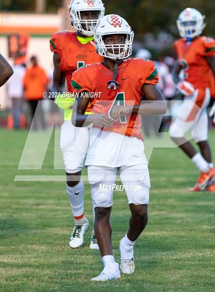 Thumbnail 2 in Seminole Seminoles vs. Jones Fightin' Tigers (Kickoff Classic) photogallery.