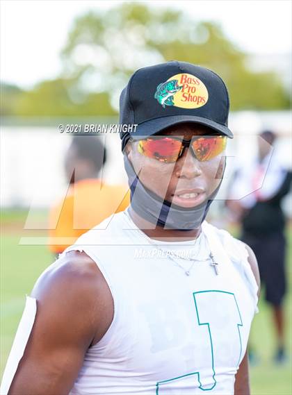 Thumbnail 1 in Seminole Seminoles vs. Jones Fightin' Tigers (Kickoff Classic) photogallery.