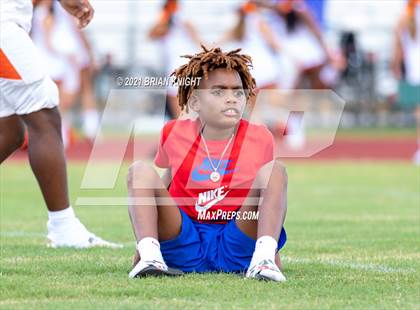 Thumbnail 2 in Seminole Seminoles vs. Jones Fightin' Tigers (Kickoff Classic) photogallery.