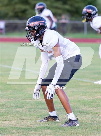 Thumbnail 1 in Seminole Seminoles vs. Jones Fightin' Tigers (Kickoff Classic) photogallery.