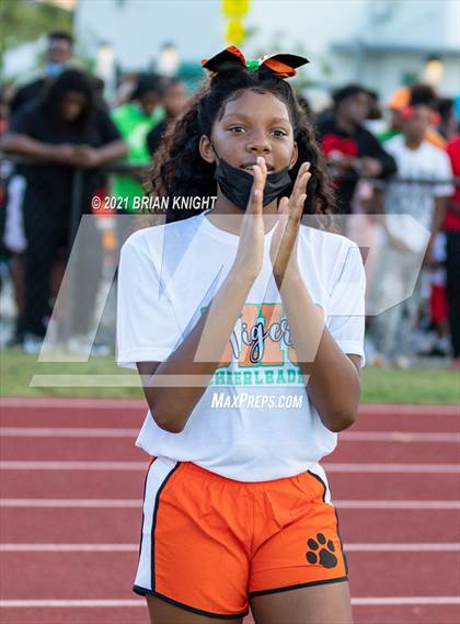 Thumbnail 1 in Seminole Seminoles vs. Jones Fightin' Tigers (Kickoff Classic) photogallery.