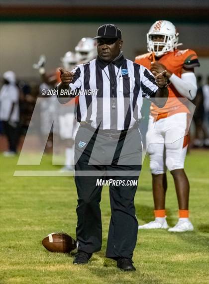 Thumbnail 1 in Seminole Seminoles vs. Jones Fightin' Tigers (Kickoff Classic) photogallery.
