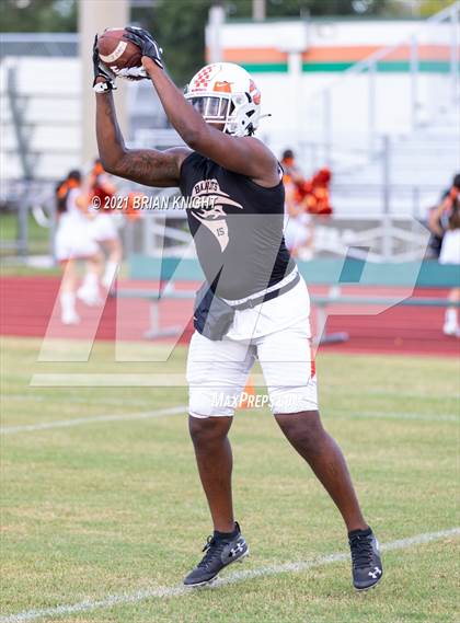 Thumbnail 2 in Seminole Seminoles vs. Jones Fightin' Tigers (Kickoff Classic) photogallery.