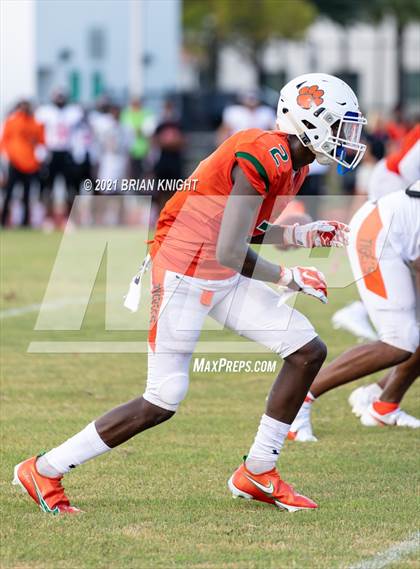 Thumbnail 2 in Seminole Seminoles vs. Jones Fightin' Tigers (Kickoff Classic) photogallery.