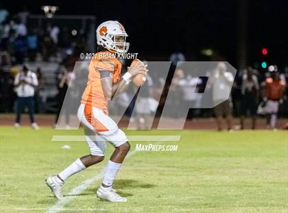 Thumbnail 2 in Seminole Seminoles vs. Jones Fightin' Tigers (Kickoff Classic) photogallery.