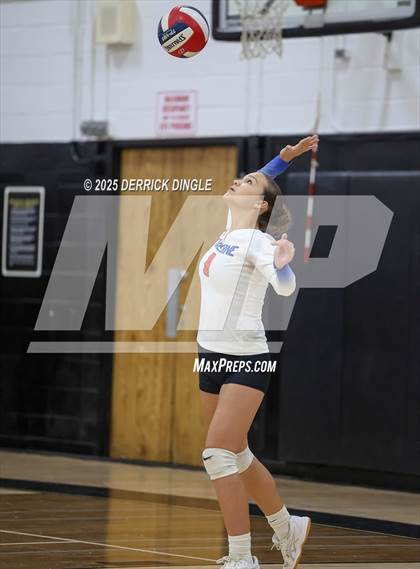 Thumbnail 1 in Malverne @ West Hempstead photogallery.