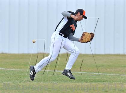 Thumbnail 1 in Nocona vs Valley View (Lindsay Tournament) photogallery.