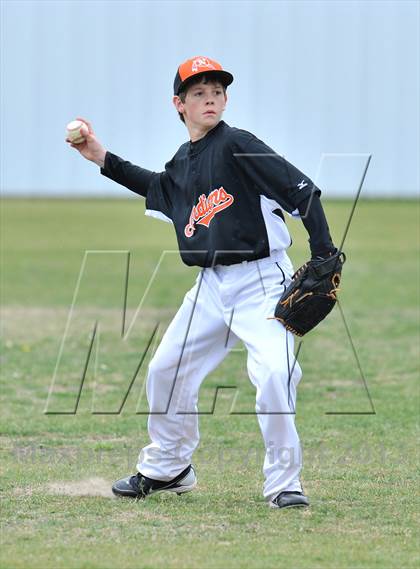 Thumbnail 1 in Nocona vs Valley View (Lindsay Tournament) photogallery.