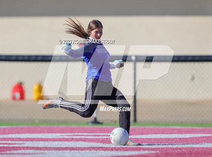 Thumbnail 3 in Mabank vs. Garland (Terrell Winter Classic) photogallery.