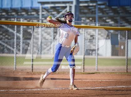 Thumbnail 3 in McClintock VS Valley Christian photogallery.