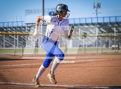 Thumbnail 2 in McClintock VS Valley Christian photogallery.
