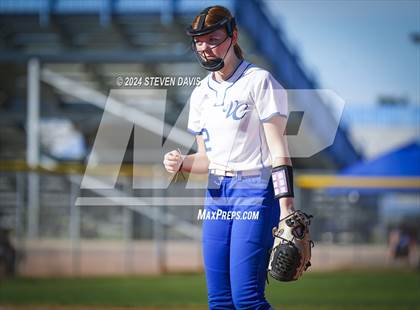 Thumbnail 3 in McClintock VS Valley Christian photogallery.