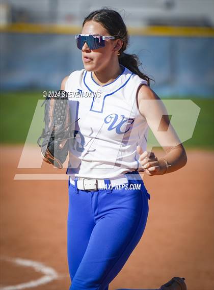 Thumbnail 2 in McClintock VS Valley Christian photogallery.