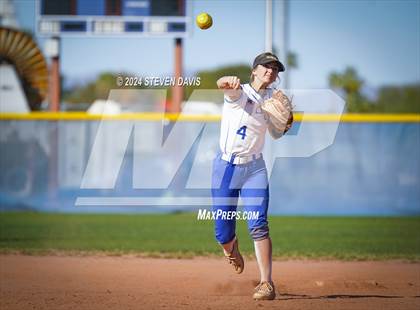 Thumbnail 3 in McClintock VS Valley Christian photogallery.