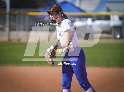 Thumbnail 2 in McClintock VS Valley Christian photogallery.